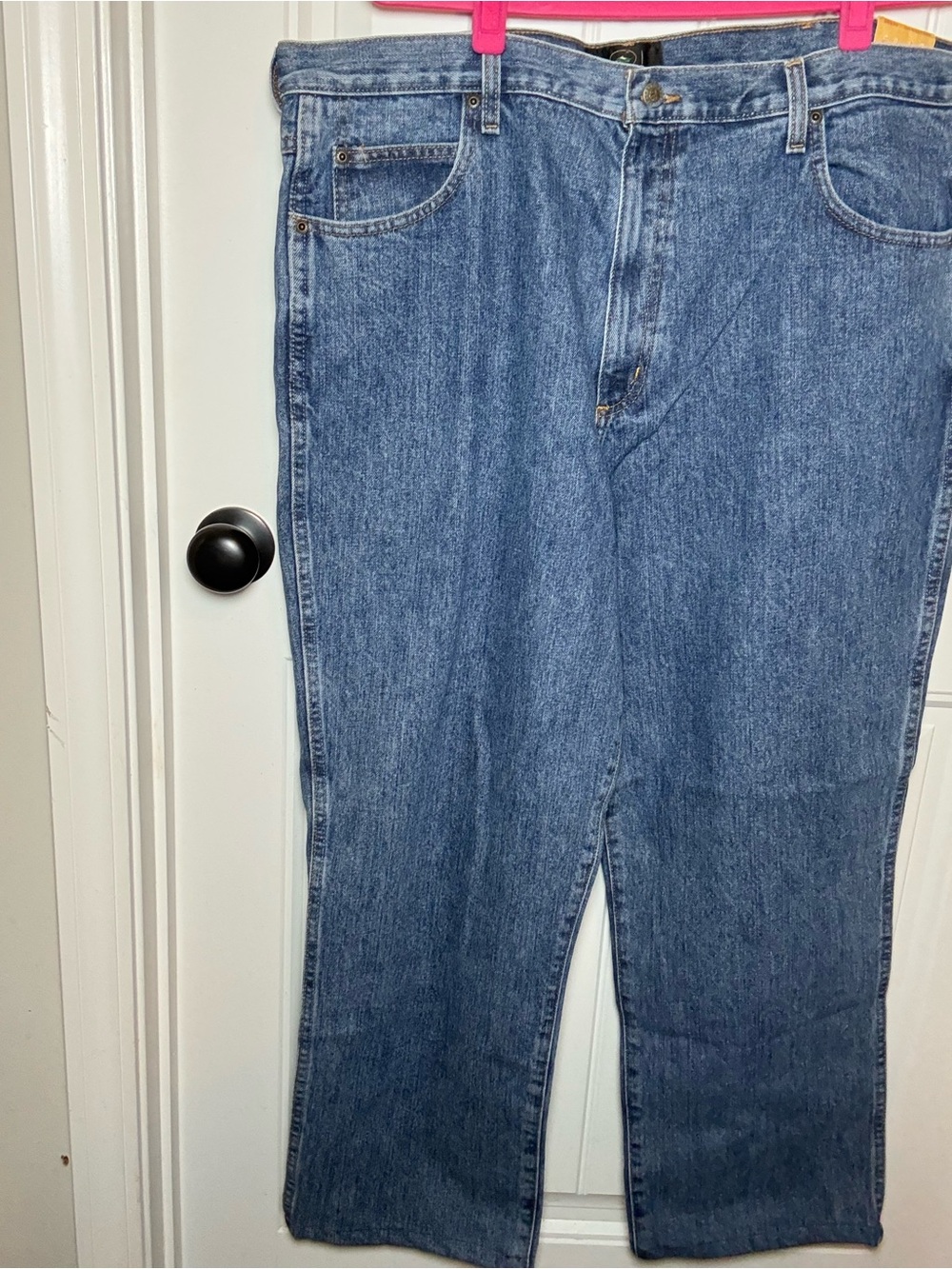 RedHead Men's Relaxed Denim Jeans in Medium Blue